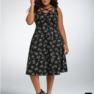 Torrid Rose Skull Lattice Front Swing Dress Size 18